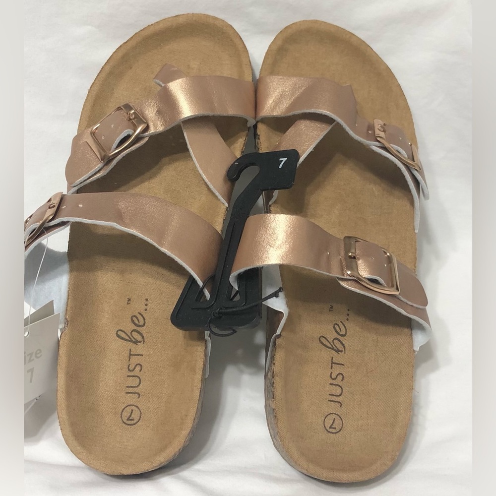 Women’s sandal slip on Thong open toe double buckles straps gold. Size 7 - Picture 2 of 4